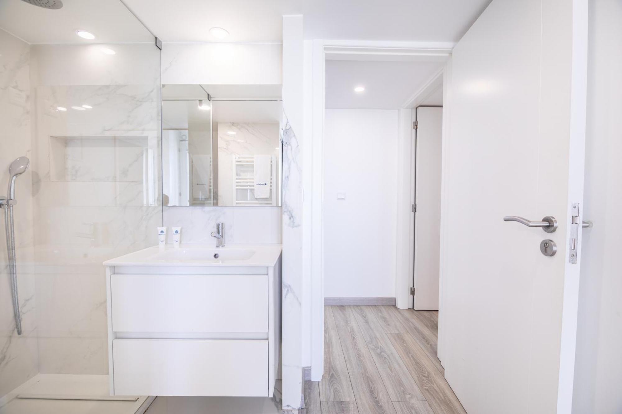 Deluxe Spacious Flats W Mezzanine By Host Wise Leilighet Porto Eksteriør bilde