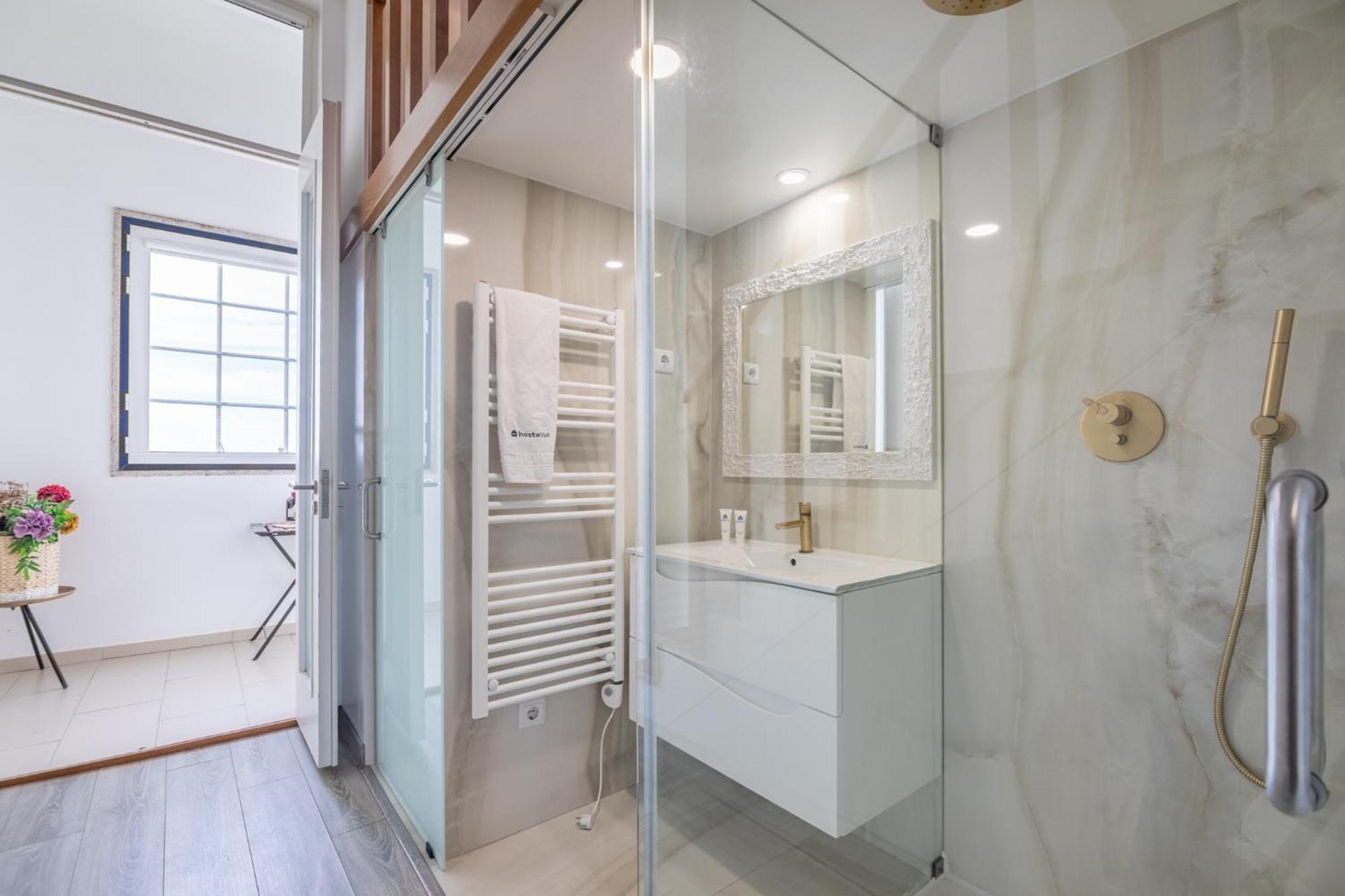 Deluxe Spacious Flats W Mezzanine By Host Wise Leilighet Porto Eksteriør bilde