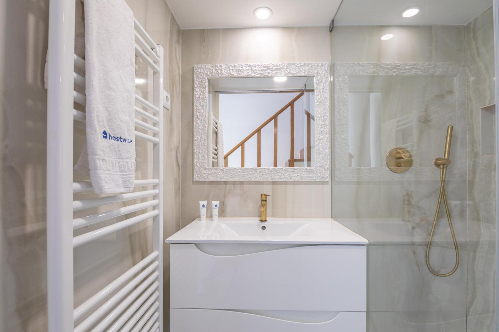 Deluxe Spacious Flats W Mezzanine By Host Wise Leilighet Porto Rom bilde